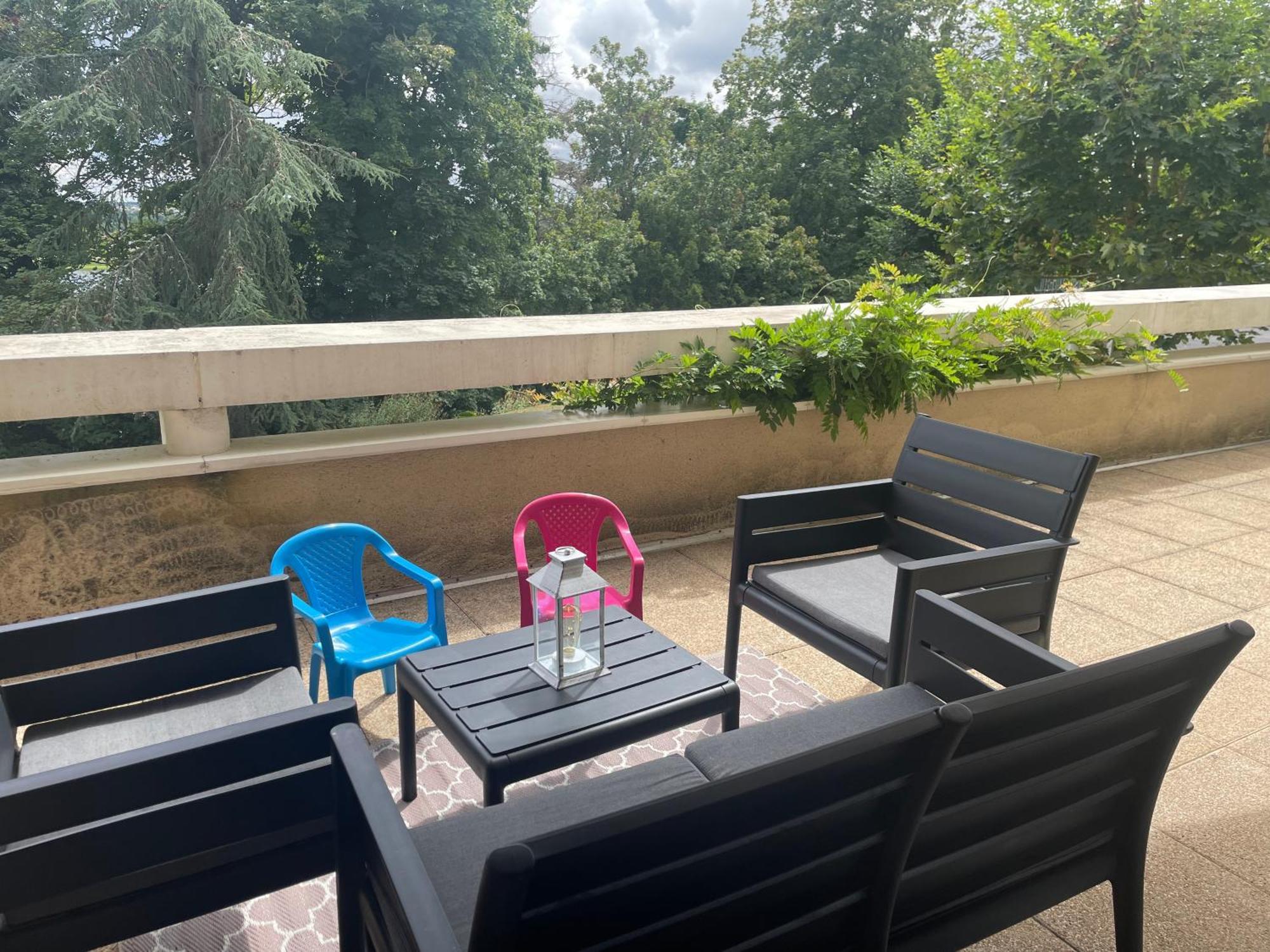 Apartment Avec Parking & Linge Inclus & Local Velos