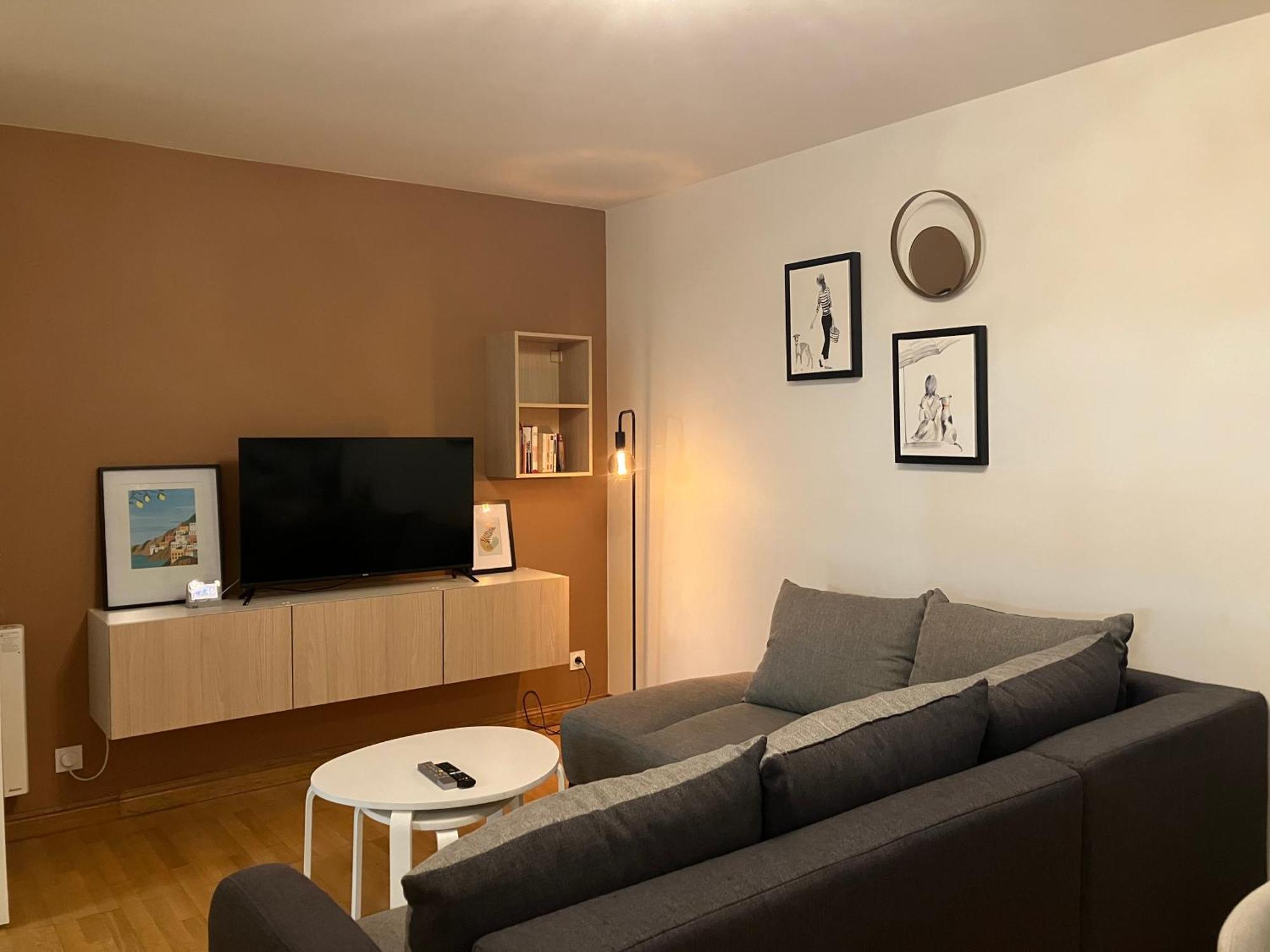 Apartment Avec Parking & Linge Inclus & Local Velos *